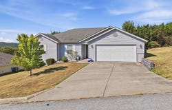178 Joseph Way, Hollister, MO 65672