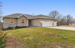 1373 Morningside Falls Boulevard, Blue Eye, MO 65611