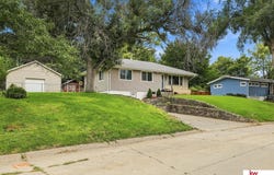 222 Pickardy Lane, Council Bluffs, IA 51503