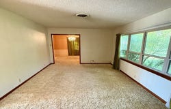 905 BLACK ST, Uvalde, TX 78801