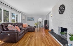 75 Meadow View Road, New Haven, CT 06519