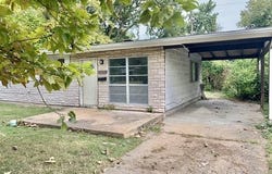 905 E 5th Street, Cahokia, IL 62206