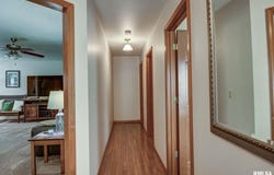 912 W ADAMS Street, Taylorville, IL 62568