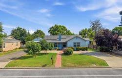 933 E Cross Avenue, Tulare, CA 93274