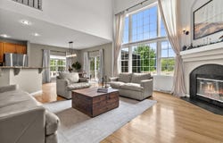 289 Lakeridge Dr, Oconomowoc, WI 53066