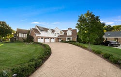 154 Saddle Brook Drive, Oak Brook, IL 60523