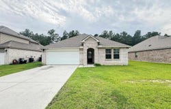 13295 Fowler Dr, Walker, LA 70785