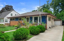 2720 E Elizabeth Ave, Saint Francis, WI 53235