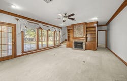 5802 Lake Shadow Dr, Baton Rouge, LA 70817