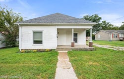 247 Elm St, Eminence, KY 40019