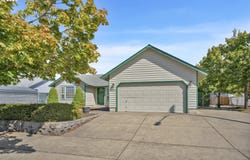2362 LOCH Dr, Springfield, OR 97477