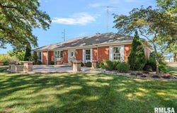 806 Phillips Ferry Road, Bluffs, IL 62621