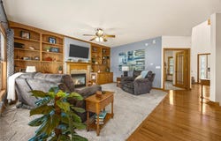 5185 Elderton Drive, Marion, IA 52302
