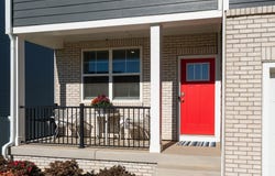 421 STONEWALL JACKSON BLVD, STAUNTON, VA 24401