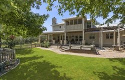 255 DOVE VALLEY DR, Center Point, TX 78010
