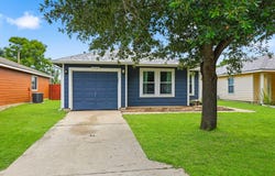 17912 Honey Locust Ln, Elgin, TX 78621