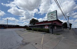 707 Nueces St, George West, TX 78022