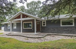 1424 S Melgaard Road, Aberdeen, SD 57401