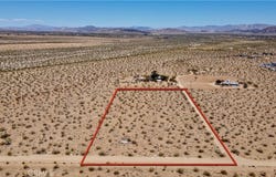 888 Lucky Lane, Landers, CA 92285