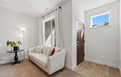 6908 NE 16TH Ave, Vancouver, WA 98665