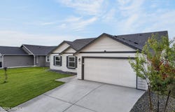 704 Regina Pl, Grandview, WA 98930