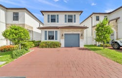 3538 W 108th St, Hialeah, FL 33018