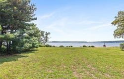 35 Sylvia Drive, Warwick, RI 02886