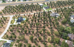 930 E Landings Drive, Granbury, TX 76049