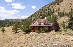 23 BROKEN BRIDGE RD, Centennial, WY 82055-0035