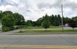 1905 Lakeview Ave, Dracut, MA 01826