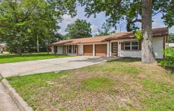 4209 Glenhurst Street, Orange, TX 77630