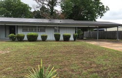 999 Randolph Circle, Selma, AL 36701