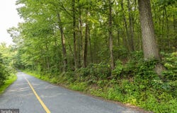 SEGLOCK Road, LITITZ, PA 17543