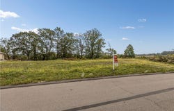 53 Ridgewood Dr, Cecil, PA 15057