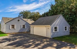 1181 Lady Bird Drive, Lake Holiday, IL 60552