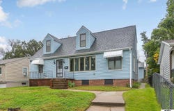 2521 S 43rd Street, Omaha, NE 68105