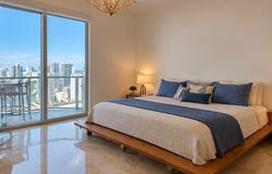 185 SW 7th St, Miami, FL 33130