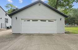 2735 Fox Grove Dr, Waterford, WI 53185