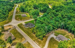 738 Toomey Falls Rd, Oneida, TN 37841