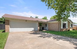 806 Ridgeway Road, Joshua, TX 76058