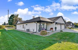 625 Spruce Hills Drive, Cedar Falls, IA 50613