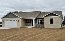 690 OAK STREET, Scandinavia, WI 54977