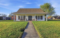4404 Kitty Chapin, Orange, TX 77632