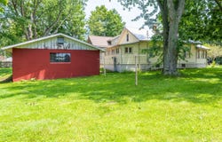 135 W St Joseph, Coloma, MI 49038