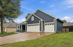 1516 Wrangler Way, Raymore, MO 64083
