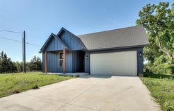 1925 E Springer Avenue, Guthrie, OK 73044