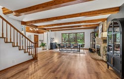 121 Saeger Ave, Oconomowoc, WI 53066