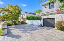 552 Dover Road, Oceanside, NY 11572