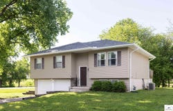 210 E Swisher Drive, Clinton, MO 64735
