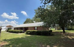 71 Gladiator Rd, Douglas, GA 31533